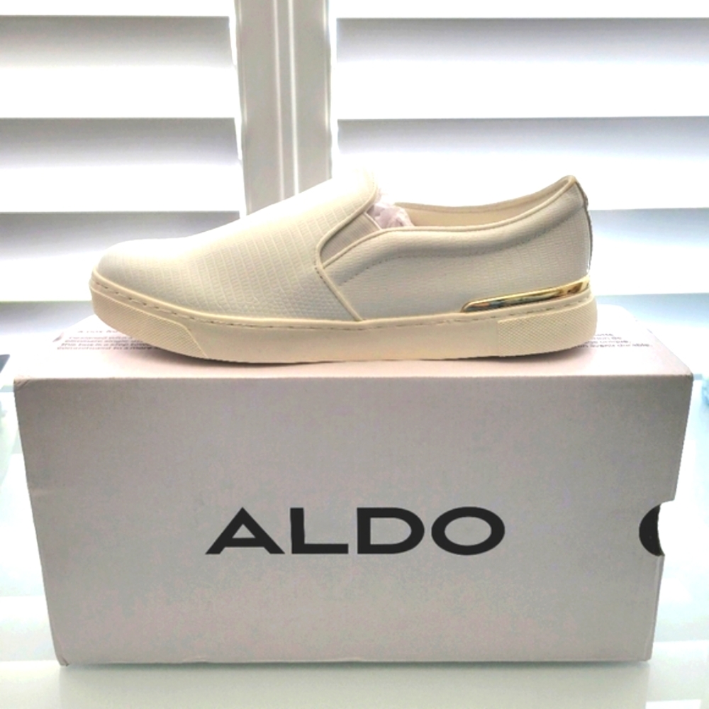 ALDO Crendann White Slip On Casual Sneaker Size 9